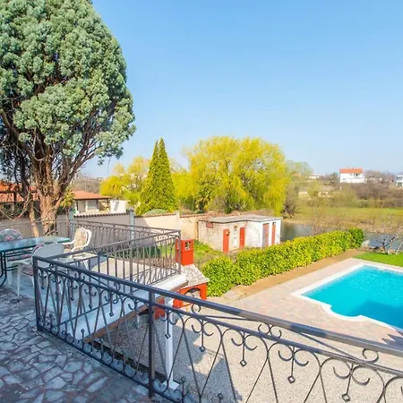 Villa Serendipity